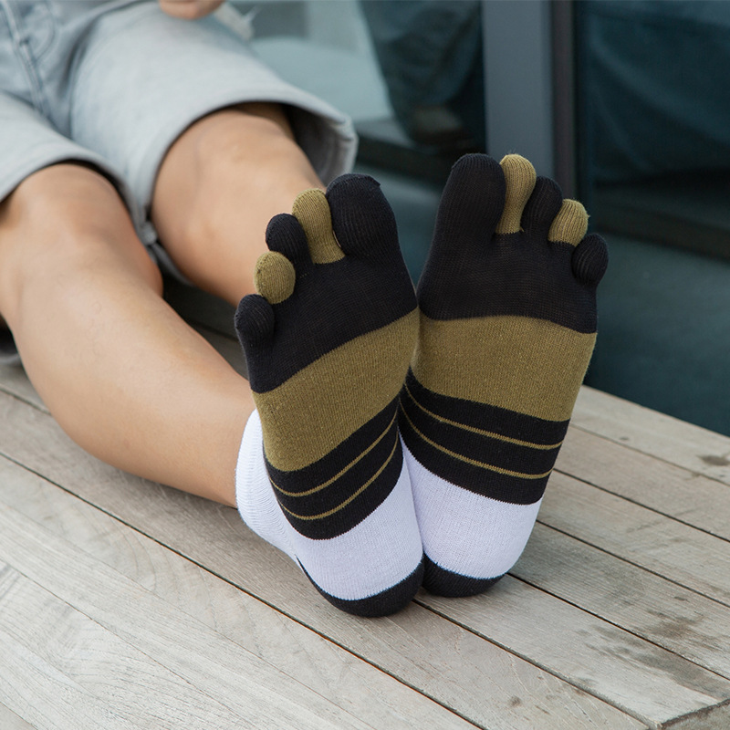 1/5 Pairs Men Colorful Stripe  - Toe Sock Split recension och pris