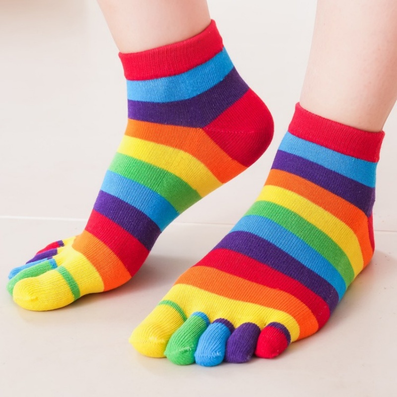 Women's Socks Rainbow Striped  - Toe Sock Split recension och pris